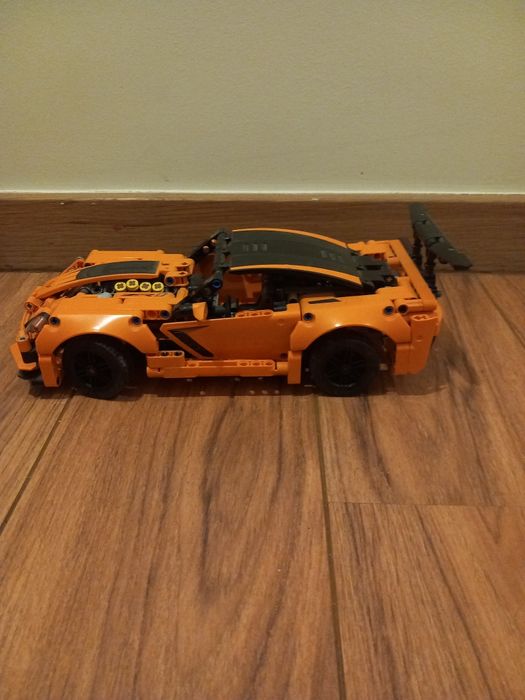LEGO Technic Chevrolet Corvette ZR1
