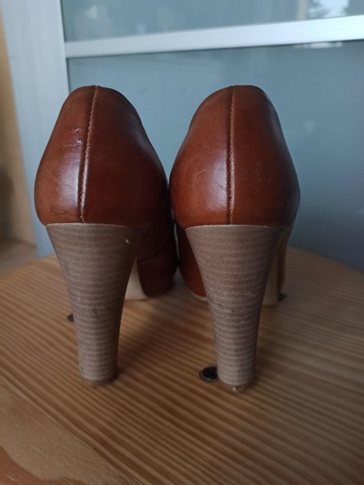 Szpilki 36 skórzane