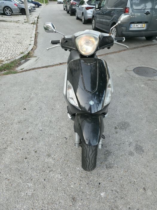 Piaggio fly 125 4 tempos muito económica