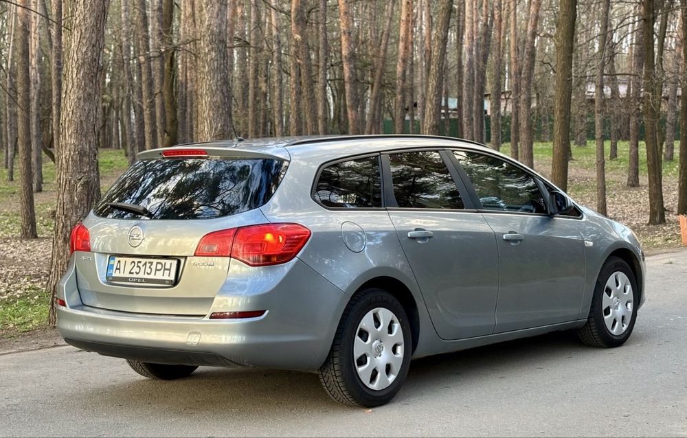 Opel Astra J 2011 / опель