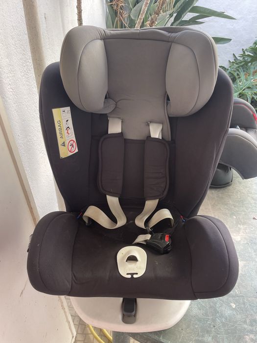 Cadeira Star Ibaby com sistema Isofix e rotação de 360 graus