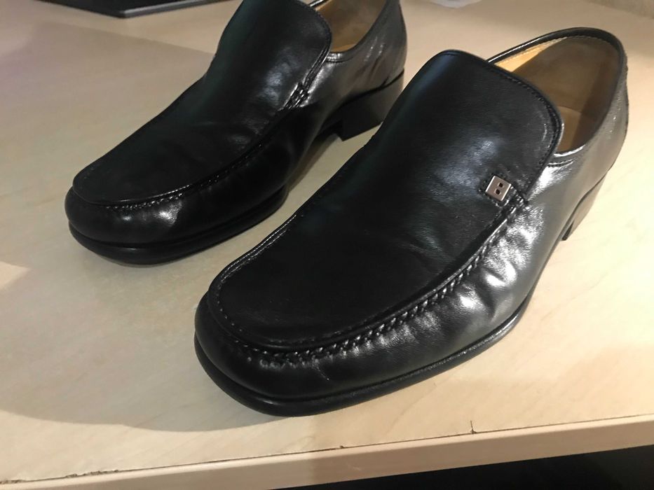 Чоловічі туфлі від Bally та Samuel Windsor