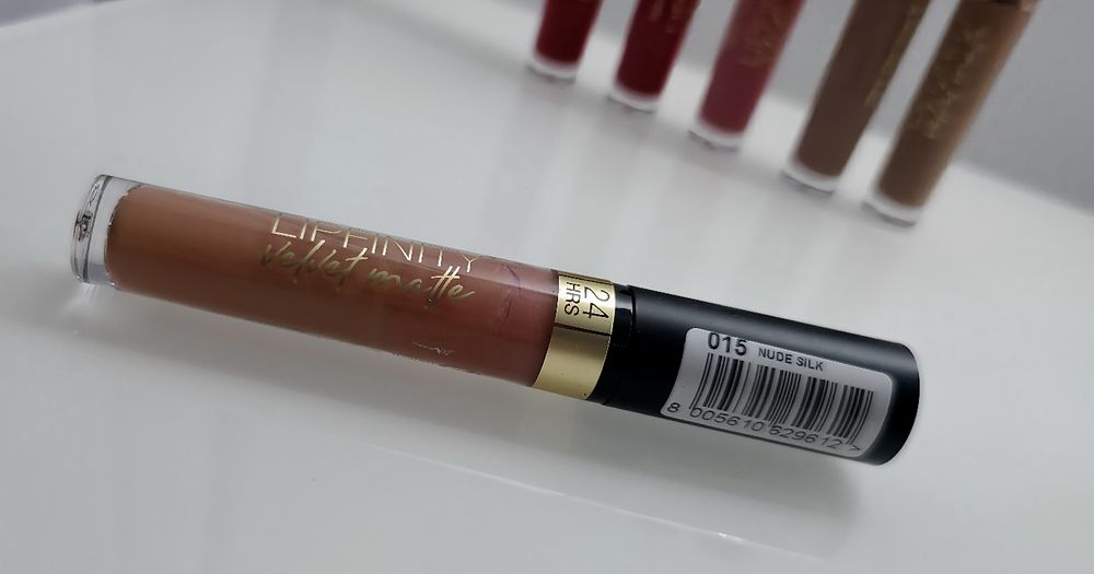 Max factor Lipfinity velvet matte pomadka 015 nude silk
