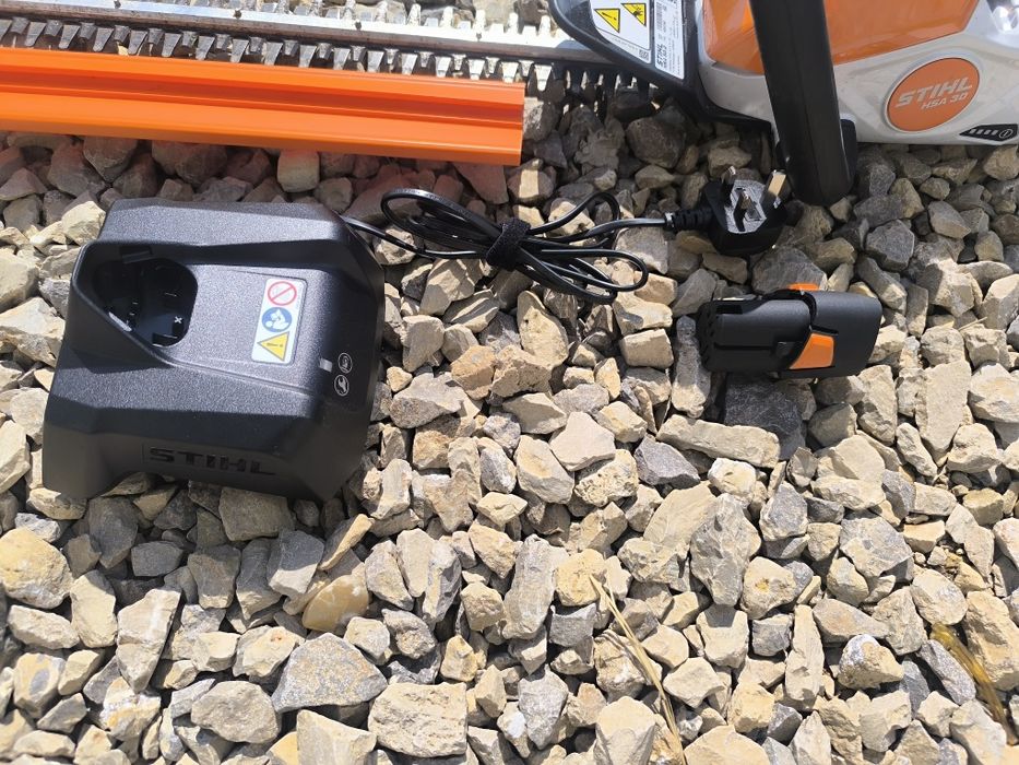 Nożyce elektryczne akumulatorowe Stihl HSA30 50 cm 10V
Nożyce elektryc