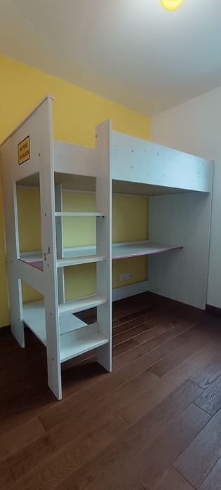 Łóżko dziecięce piętrowe ze stołem