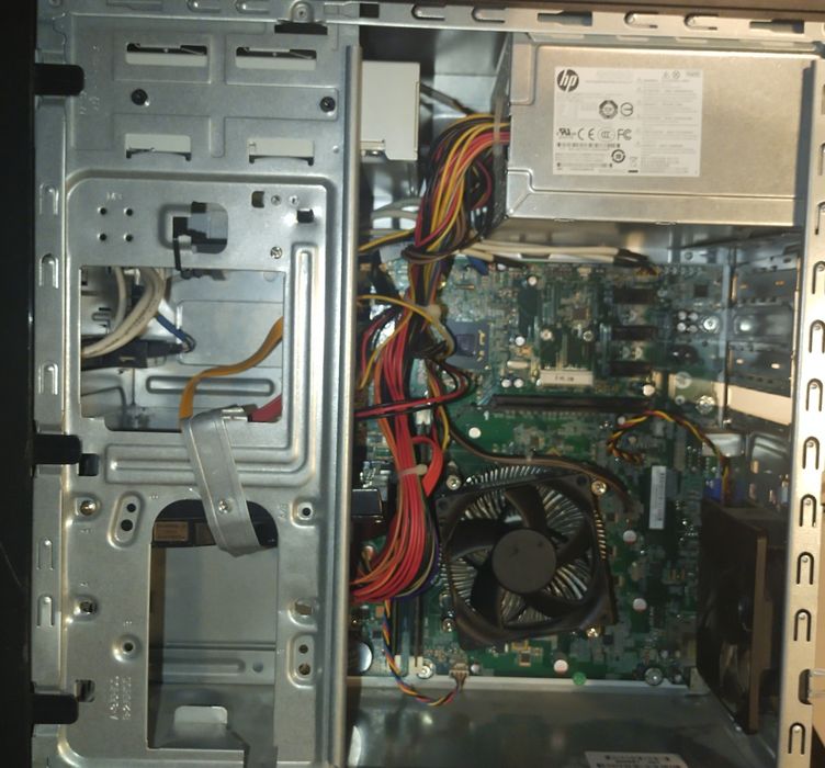 WIFI PC i3 8GB RAM, NOWY SSD  MONITOR 19"stacjonarny gratisy Win 10 sp