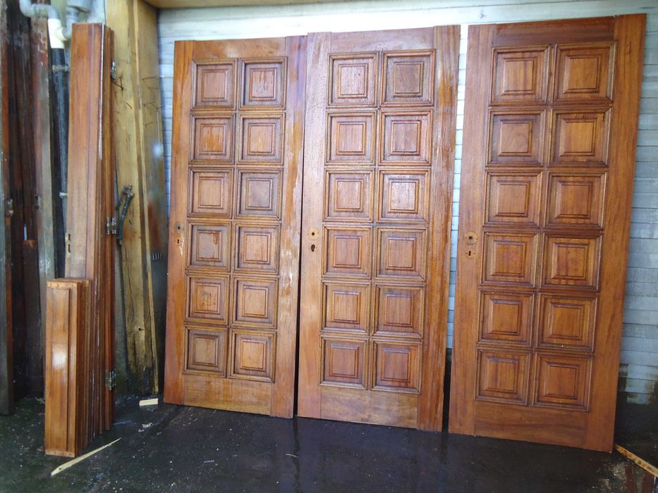 Portas  e janelas em madeira estrangeira64751797756546122