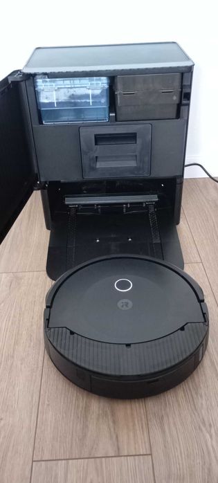 Robot sprzątający IROBOT Roomba Combo 10 Max