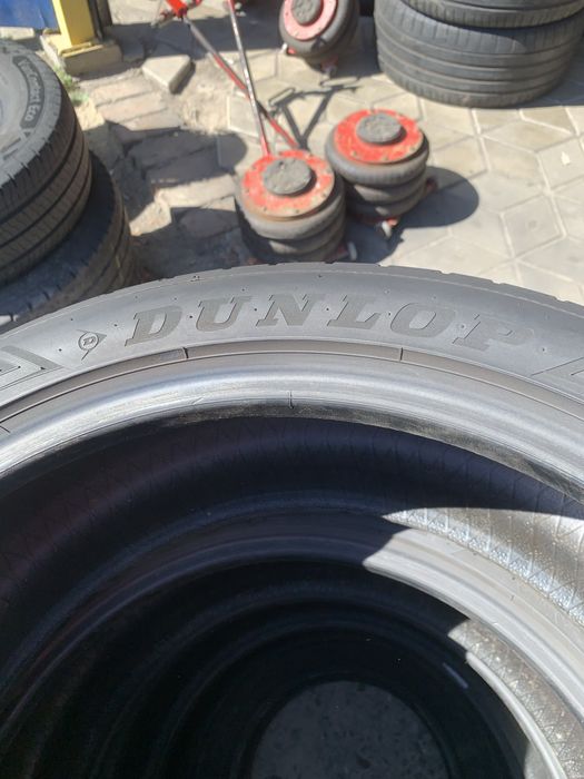 225/45R19 Dunlop