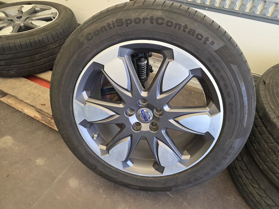 Oryginalne felgi R19