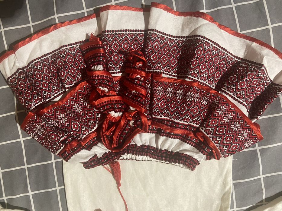 Вишитий костюмчик