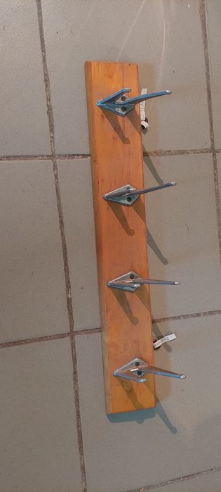 Вешалка хорошая с крючками