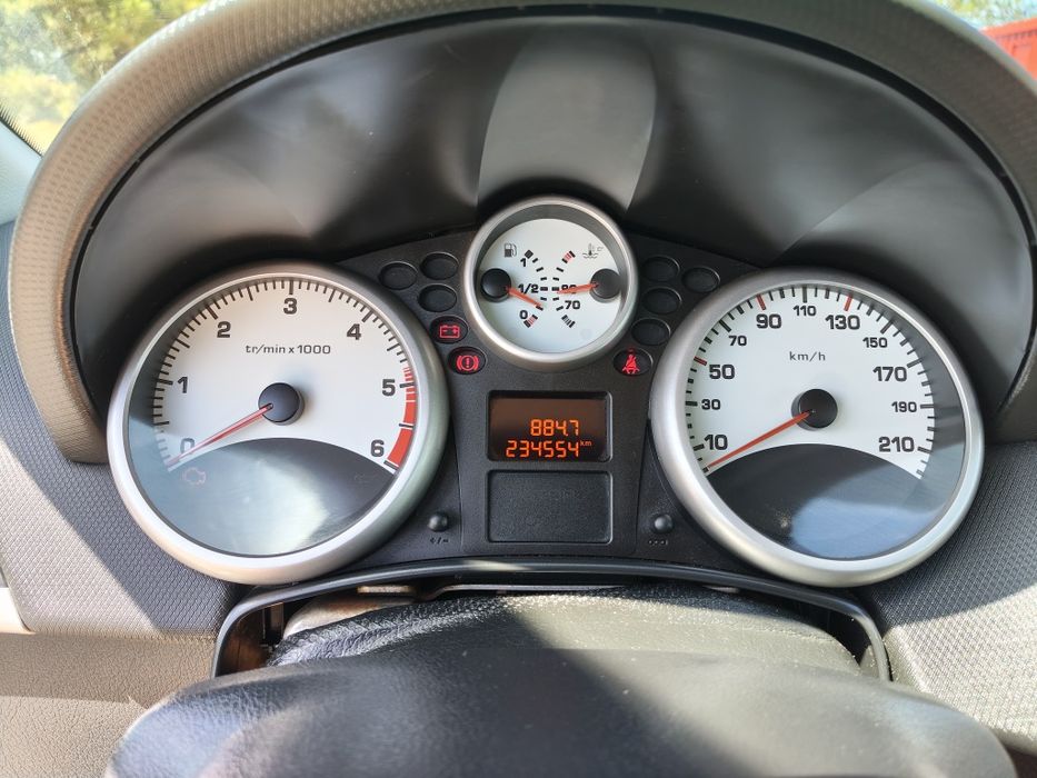 Peugeot 207 1.6hdi 90cv