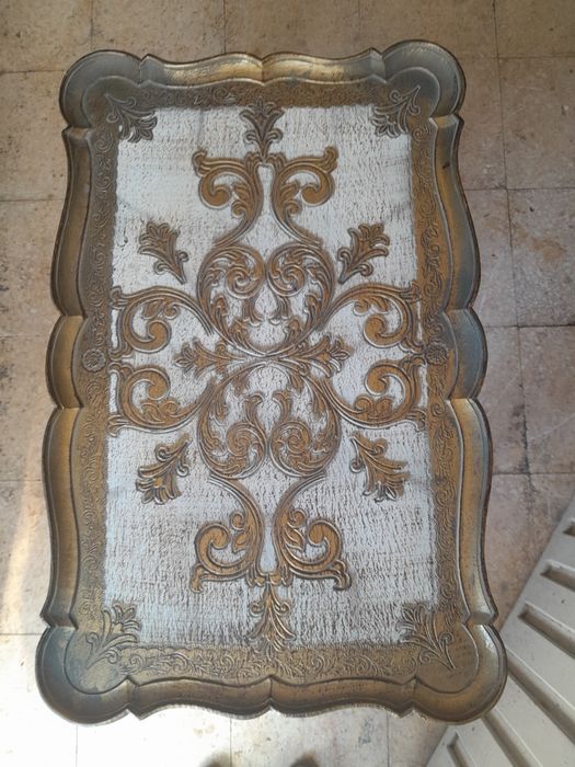 Mesinha em plástico