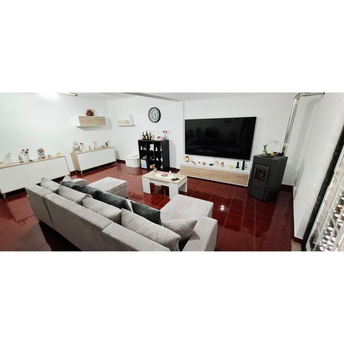 Vende-se Moradia