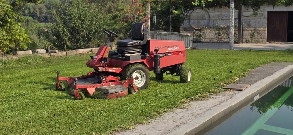Corta relvas Toro Groundmaster 223D
