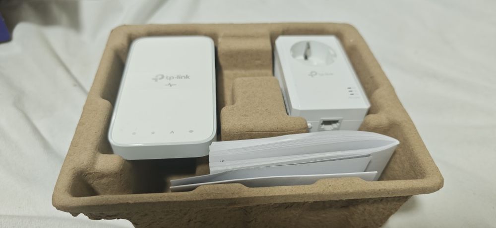 TP-Link   AV-1000