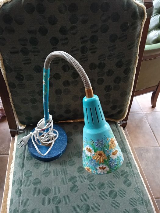 Lampka na biurko nocna