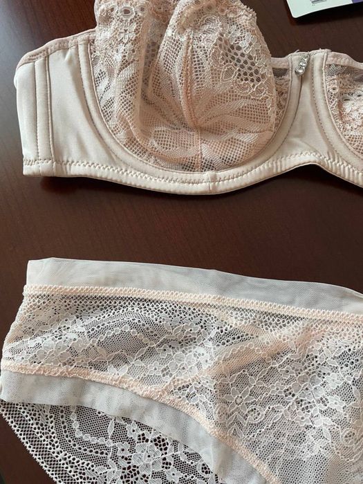 Комплект новий білизни made in France преміум бренди