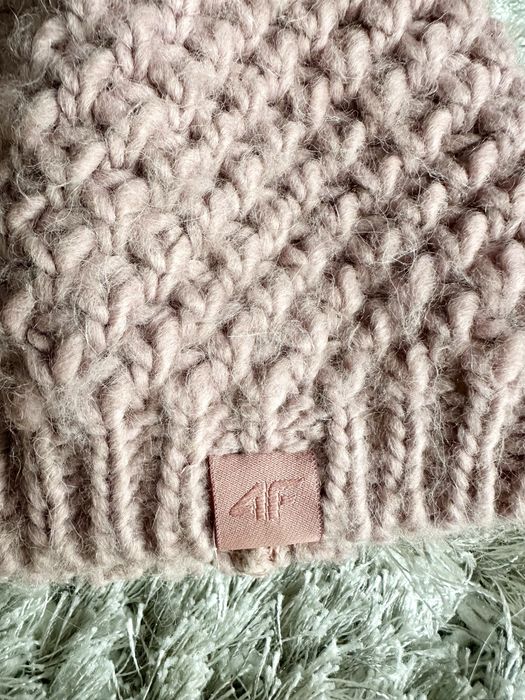 4F czapka zimowa damska M ekstra z pomponem