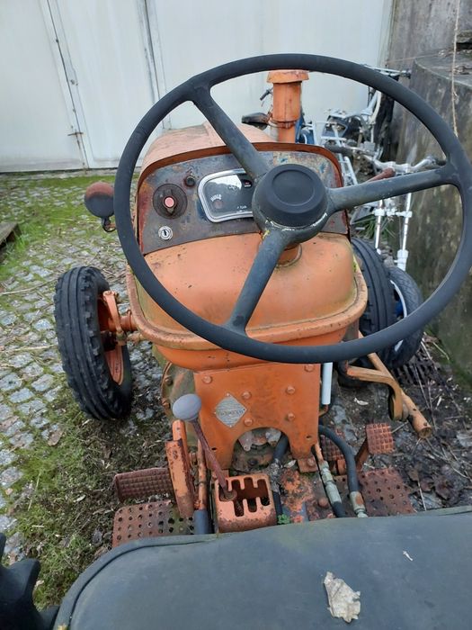 Trator Renault N70