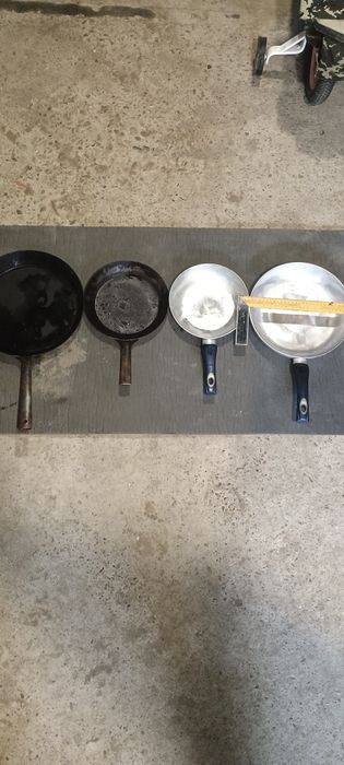 Сковорідки б/у великі та малі