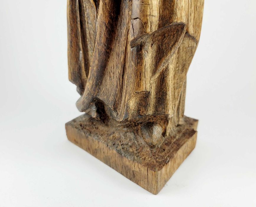 Stara rzeźba drewniana – figura sakralna – dąb