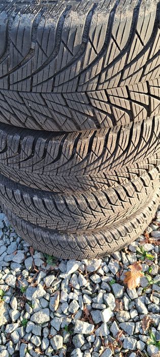 Felgi aluminiowe 15" z oponami VW golf 4  ZIMA   super stan