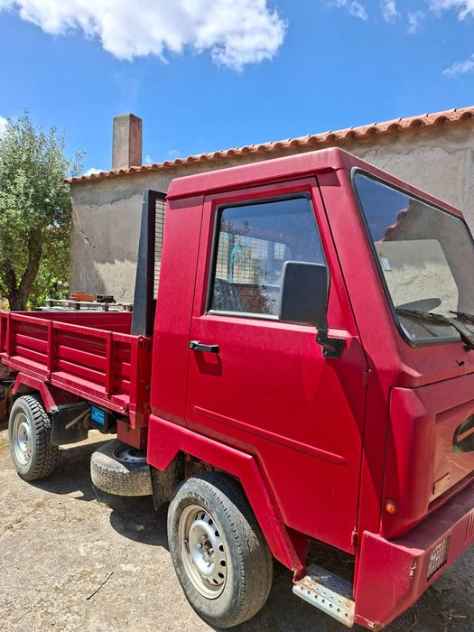 Tratocarro 4x4 com báscula