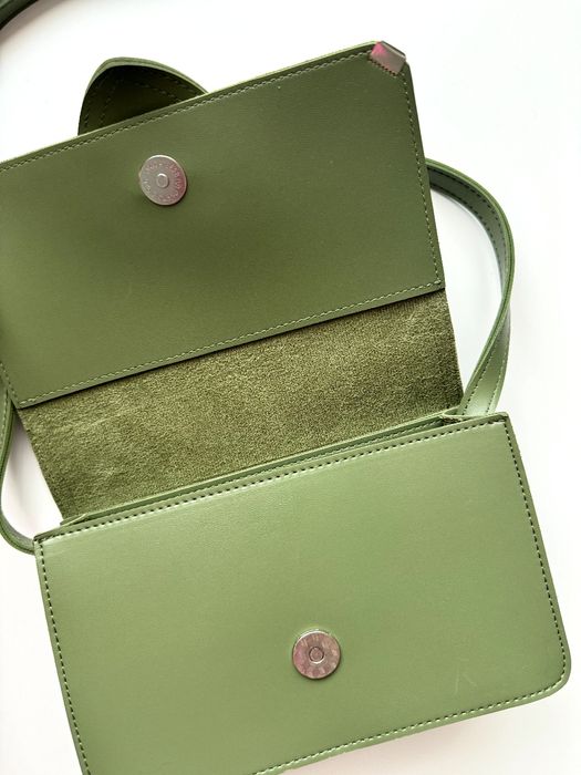Сумочка темно-зеленого кольору, олива