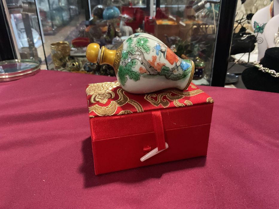 Snuff bottle com 9 cm oriental  sem caixa