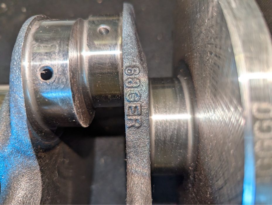 коленвал 2.5 vag Audi A6C5 Passat AKE BDH BGU AKN AYM