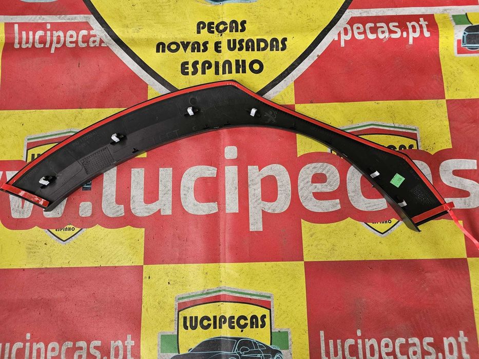 Friso traseiro esquerdo Peugeot 2008 | 127693