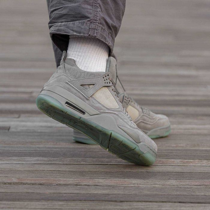 Кросівки Nike Air Jordan 4 Kaws premium