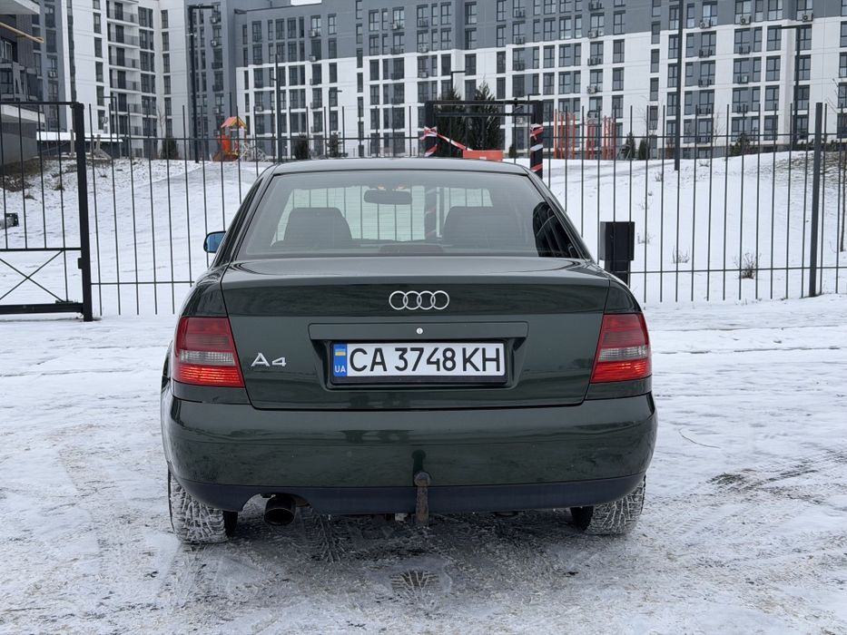 Audi A4 1.6  на Автоматі
