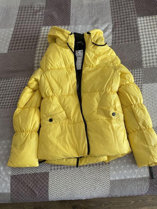 Курточка reserved xs