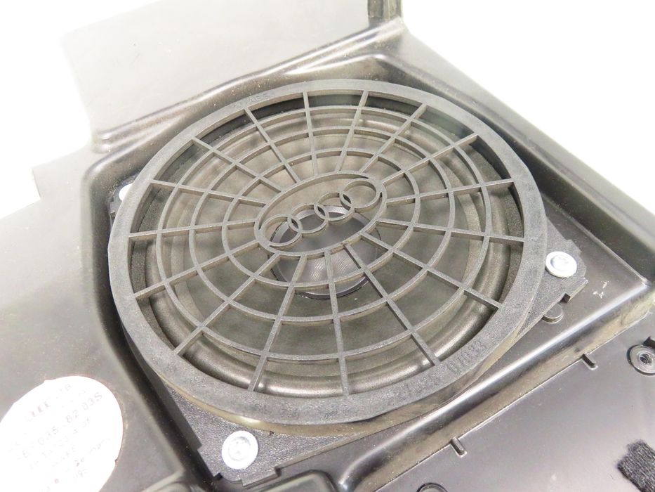 Subwoofer Audi A4 B6