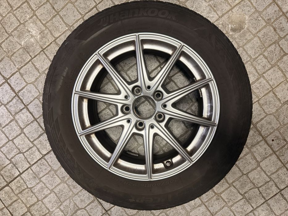 Jantes Originais Mercedes 16” com Pneus Hankook – Excelente Estado
