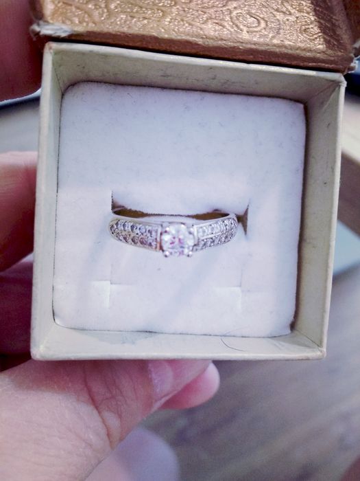 Pierścionek z brylantami