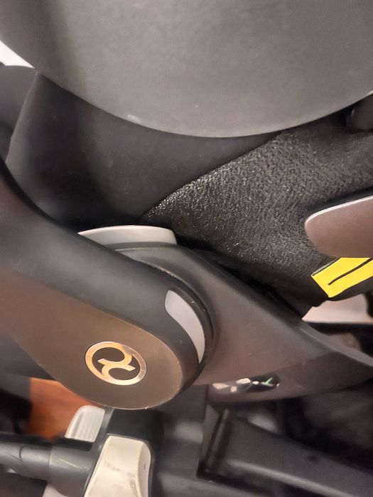 Carrinho bebé, alcofa e acessórios