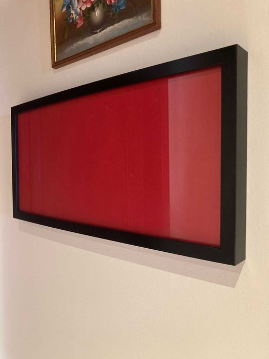 Moldura Preta com Fundo Vermelho64740211300353122