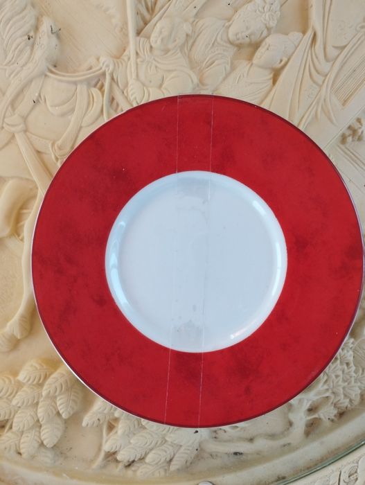 4 Small Red Plates. Arc.441728695283240963