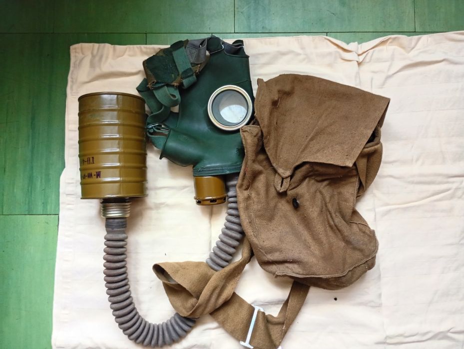 Продам два противогаза ссср