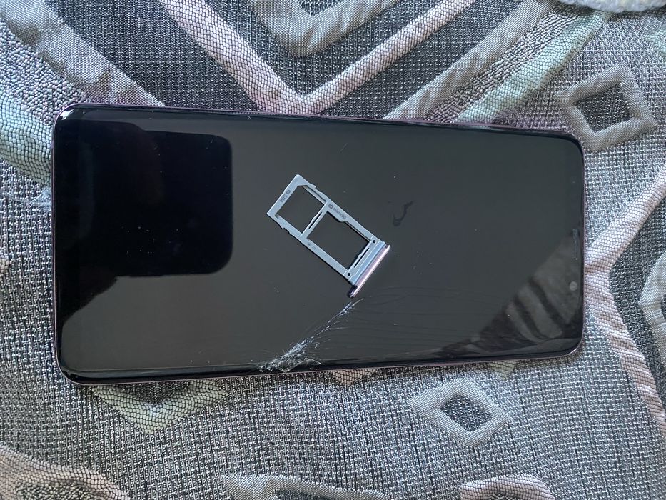 Смартфон на запчасти Samsung S9plus