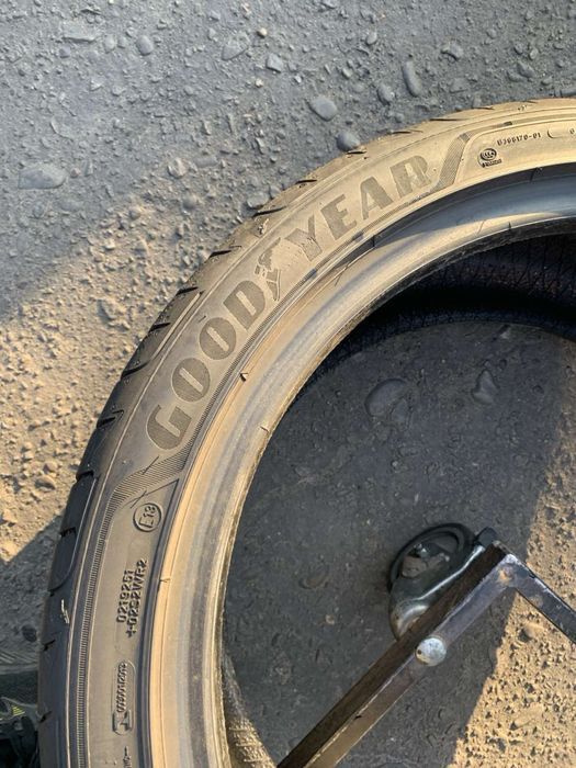 Шини 235/40 R18 Goodyear літо 2022 рік 6,8 мм