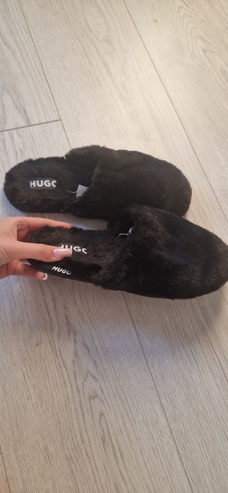 Nowe kapcie Hugo