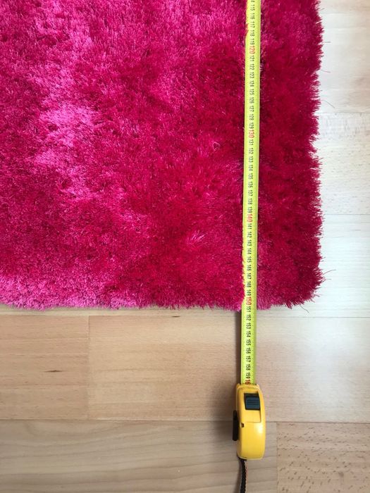 Conjunto de dois tapetes rosa de pelo comprido