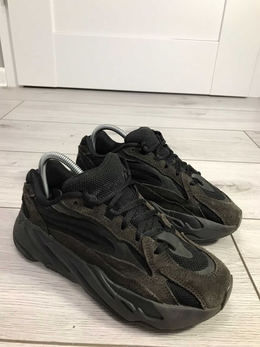 Buty Adidas YEEZY Boost 700 V2 Vanta rozm. 36