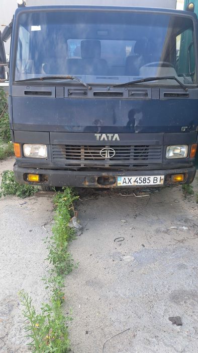 Грузовой авто Тата 613