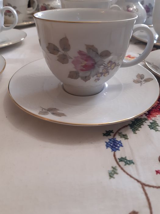 Sprzedam serwis obiadowo-kawowy